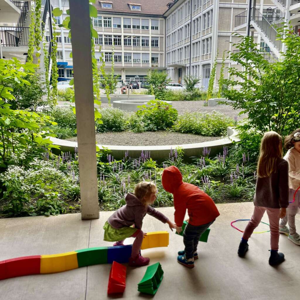 KG 06 Spiel Pausenhof